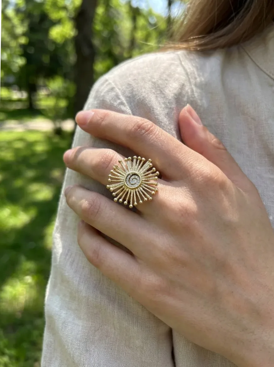 Bague ajustable à motif soleil rayonnant — présentation et emballage cadeau