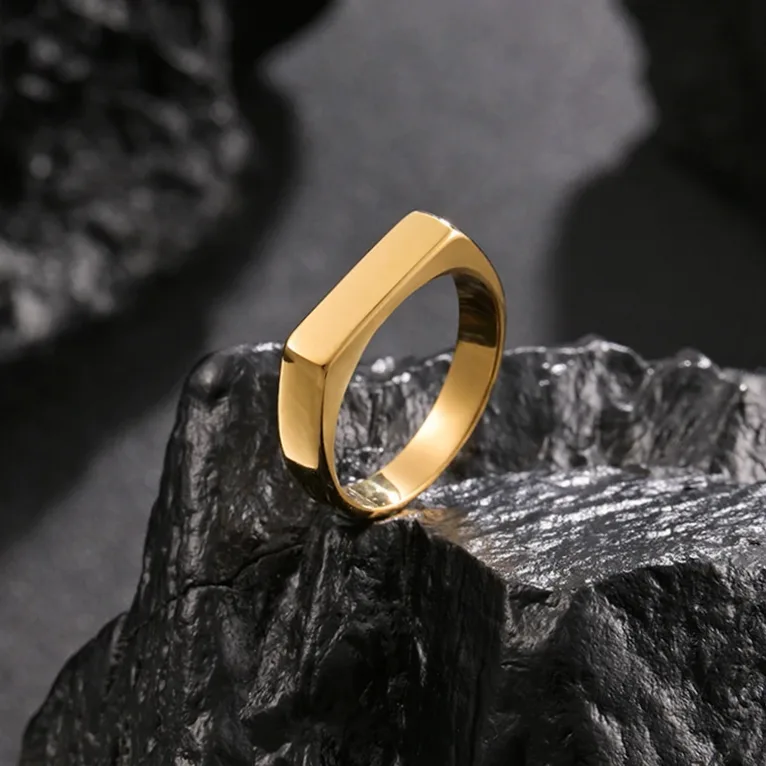 Bague en acier gravable – prénom ou date au laser — vue 4 — Gemzara