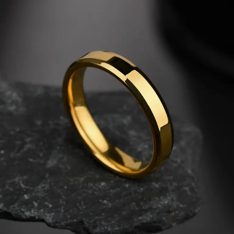 Bague en acier inoxydable gravable avec prénom - 4mm — vue 4 — Gemzara