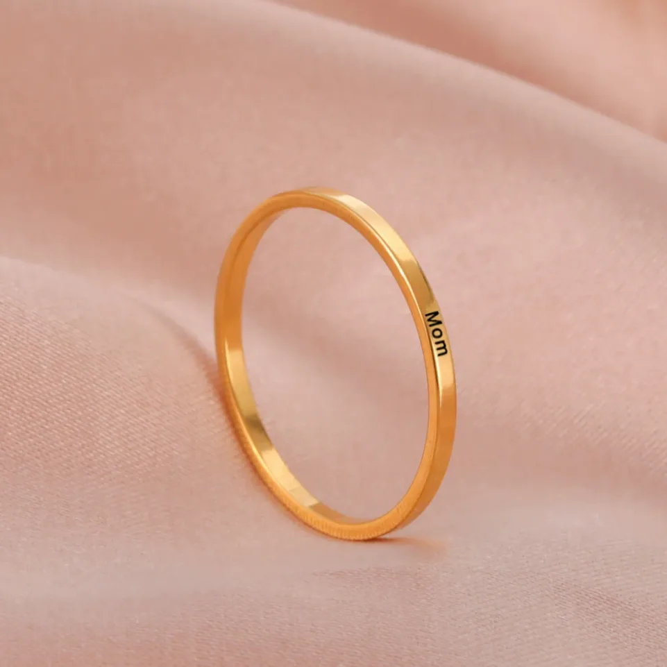 Bague en acier inoxydable personnalisable – prénom gravé — vue 4 — Gemzara