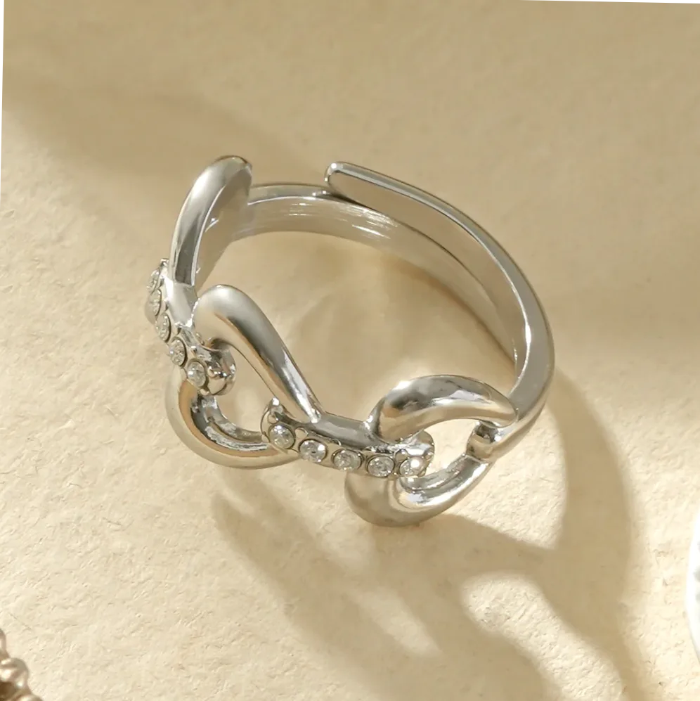 Anillo fino ajustable corazones entrelazados romántico — vista de escala y dimensiones
