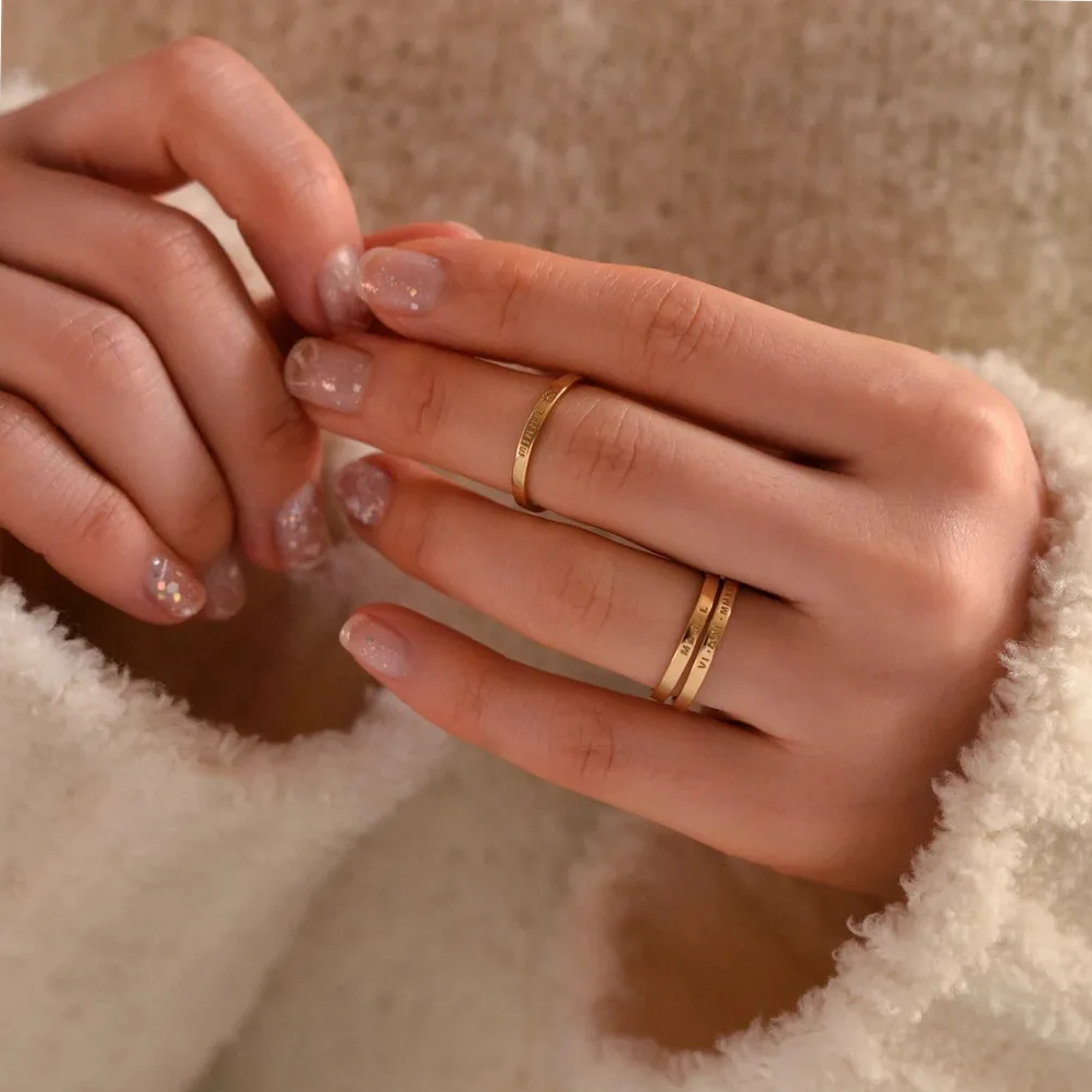 Bague fine or personnalisable – gravure prénom — vue 4 — Gemzara