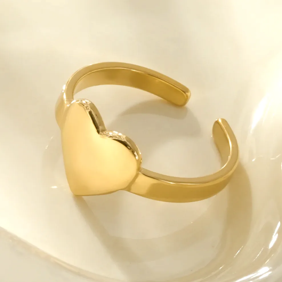 Anillo fino abierto corazón pavé brillante — presentación y embalaje de regalo