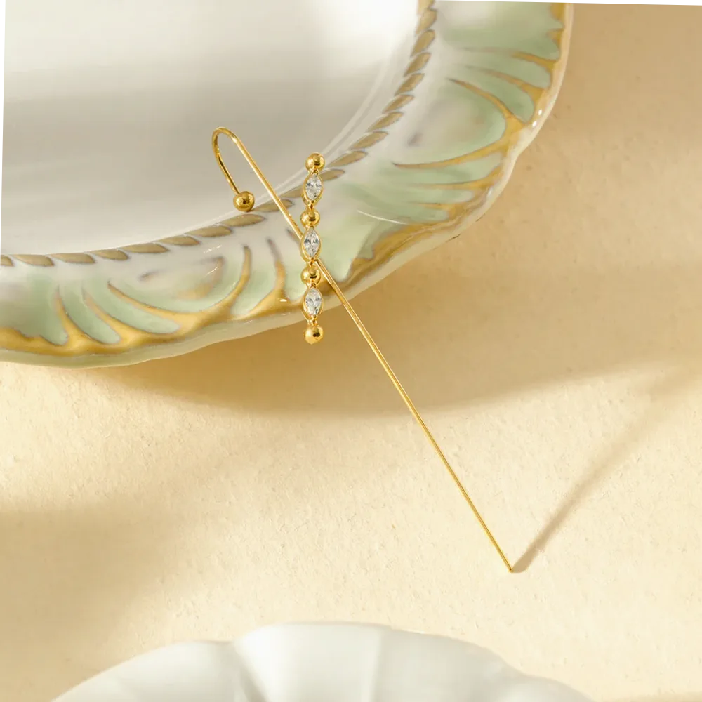 Bijou d’oreille traversant strass marquise — présentation et emballage cadeau