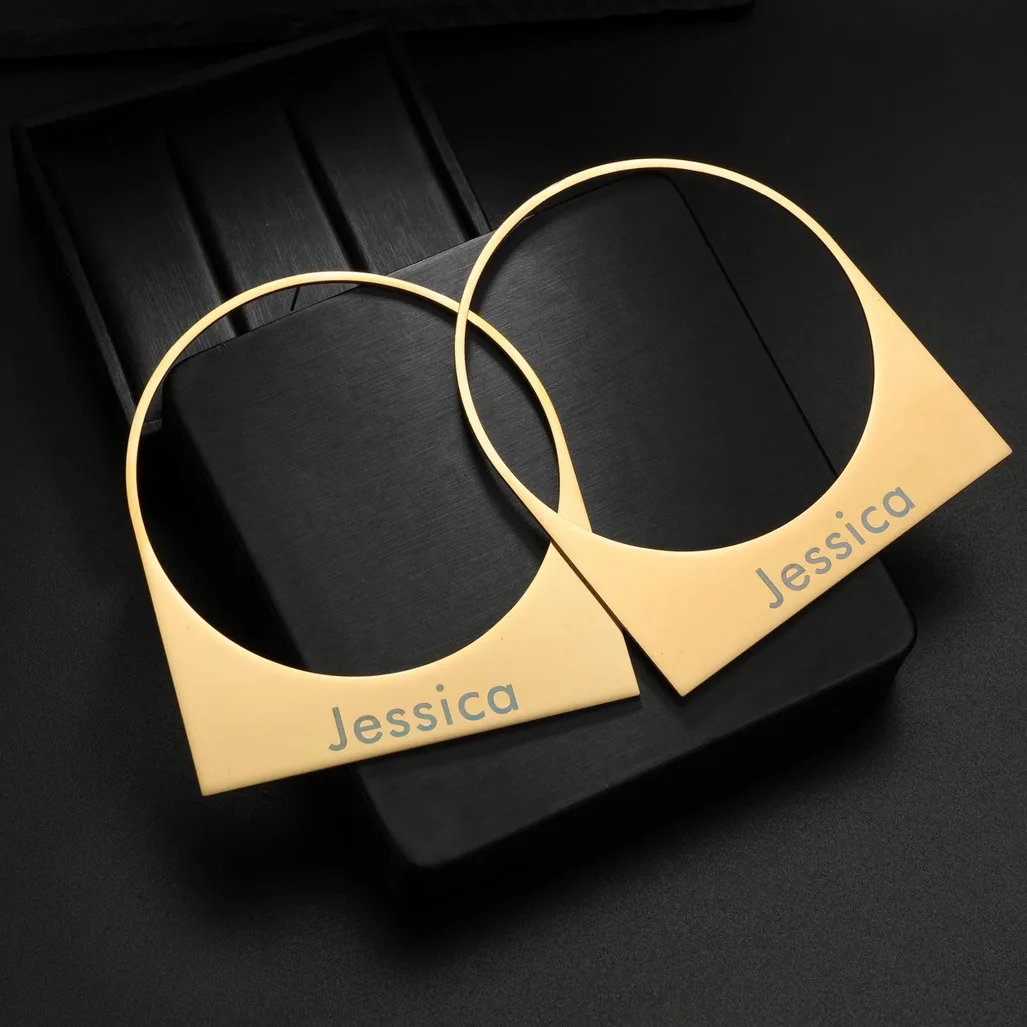 Boucles d'oreilles en acier gravable au prénom — vue 2 — Gemzara