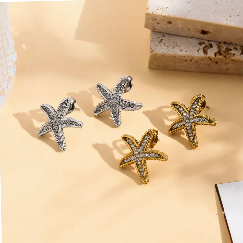Starfish stud earrings rhinestone embellished gold — scale and dimensions view