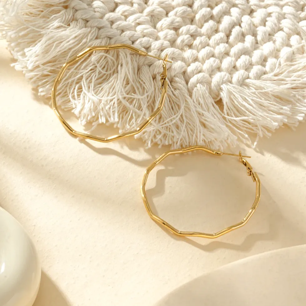 Boucles d'oreilles créoles vagues — vue d’échelle et dimensions