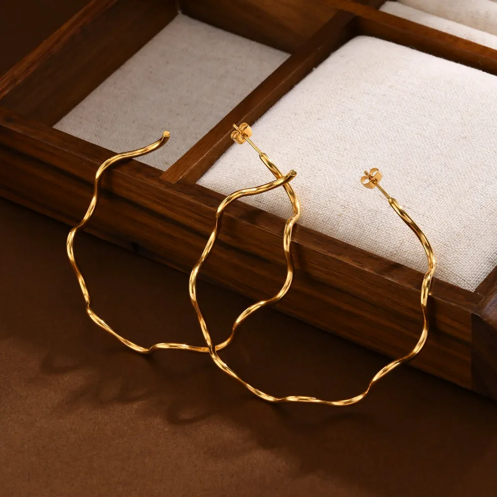 Boucles d'oreilles créoles vagues en Acier inoxydable — Gemzara