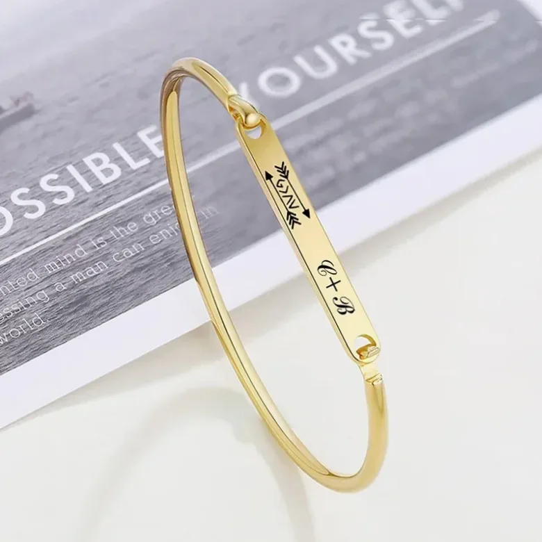 Bracelet acier gravé prénom – personnalisable — vue 3 — Gemzara