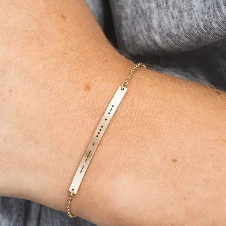 Bracelet acier inox gravable en code Morse — vue 2 — Gemzara