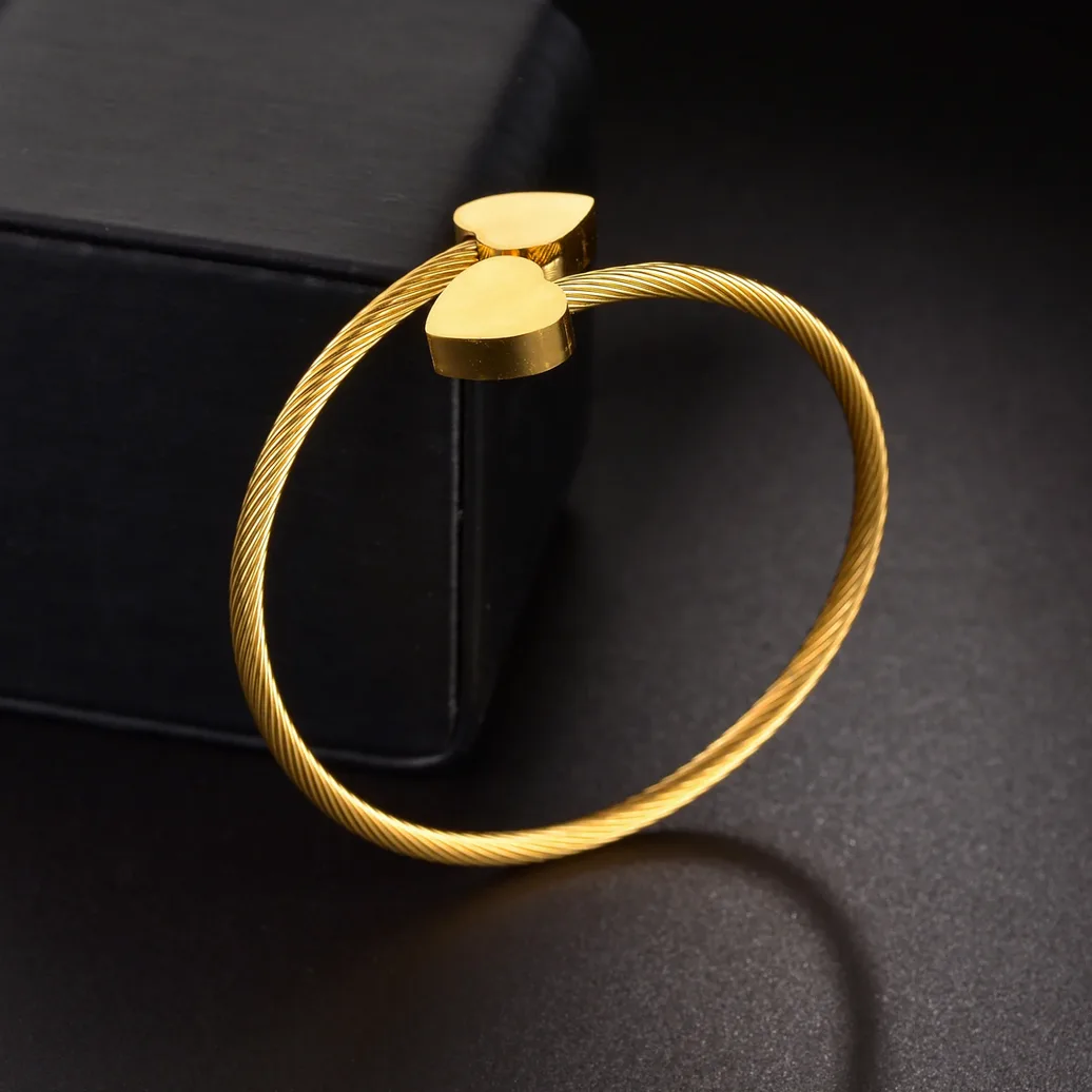 Bracelet acier inoxydable gravable prénom cœur — vue 4 — Gemzara