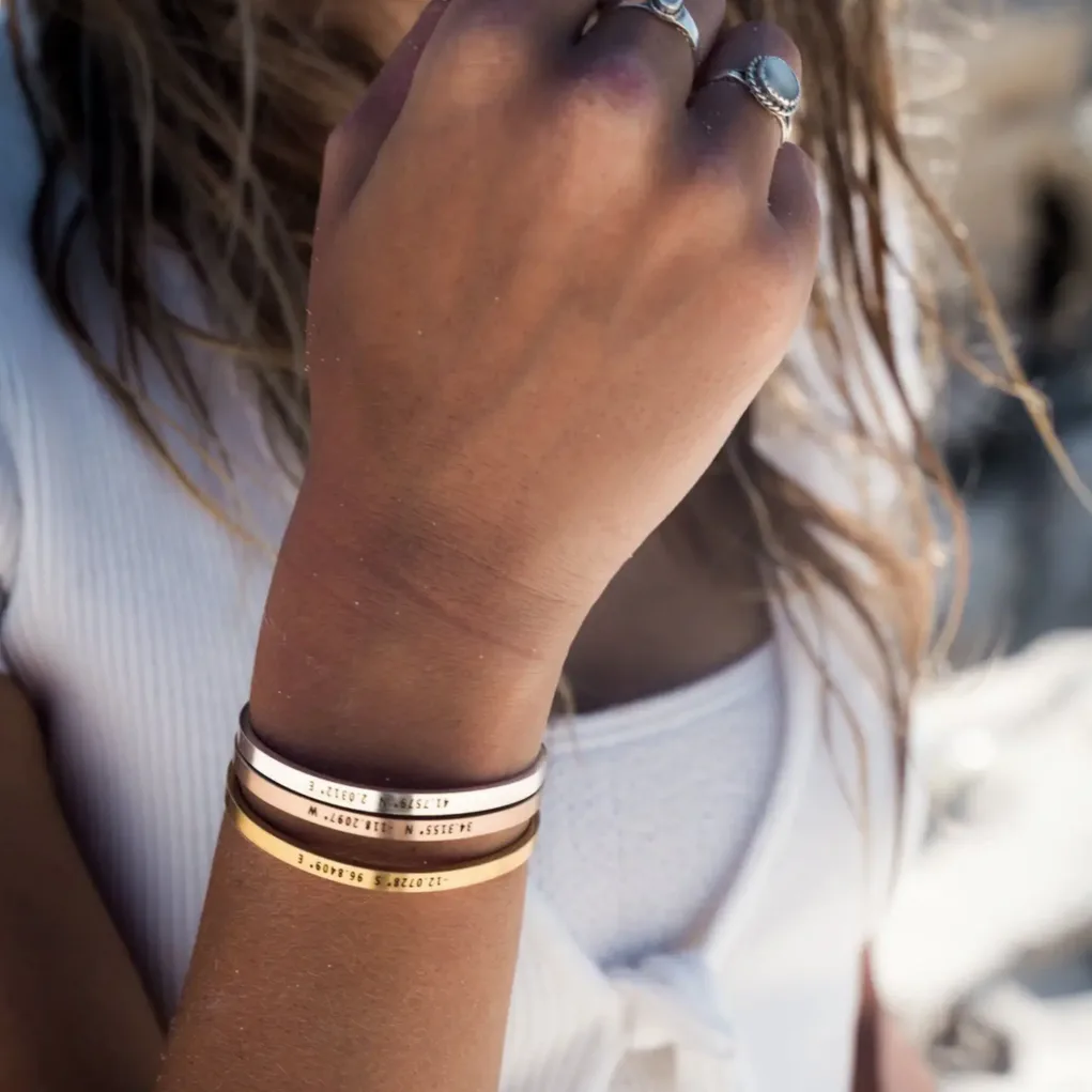Bracelet acier inoxydable gravé prénom/date/coordonnées — vue 3 — Gemzara