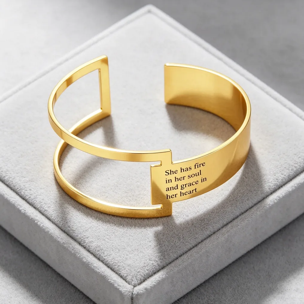 Bracelet acier inoxydable personnalisable gravure prénom — vue 4 — Gemzara
