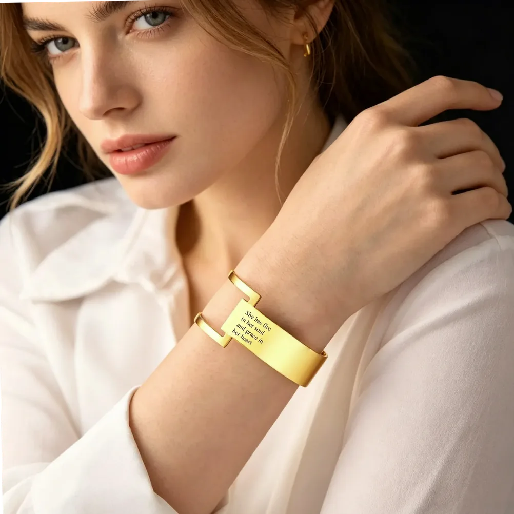 Bracelet acier inoxydable personnalisable gravure prénom — Gemzara