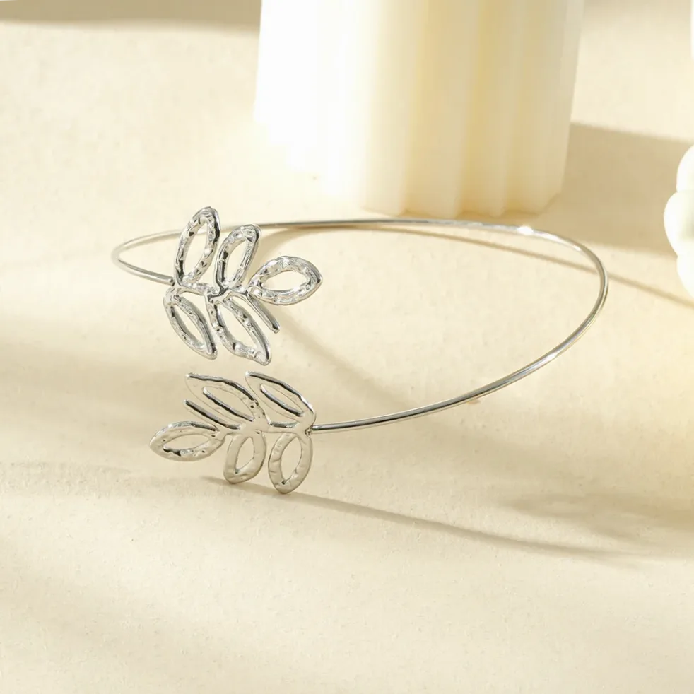 Open arm cuff bracelet hammered double leaf — scale and dimensions view