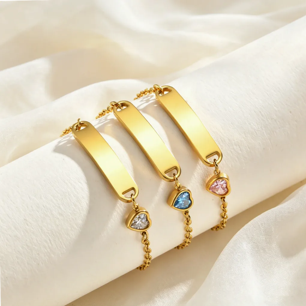 Bracelet enfant acier gravable prénom cœur zircon — vue 2 — Gemzara