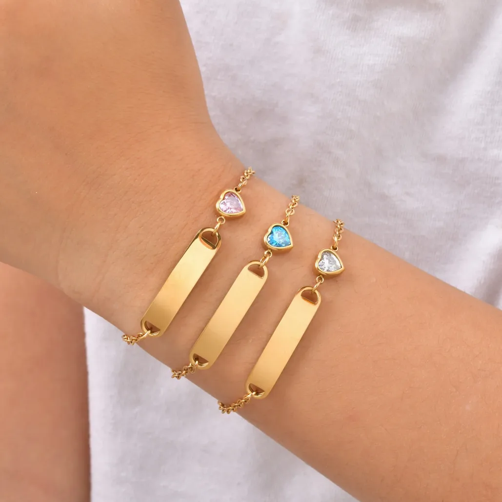 Bracelet enfant acier gravable prénom cœur zircon — vue 3 — Gemzara