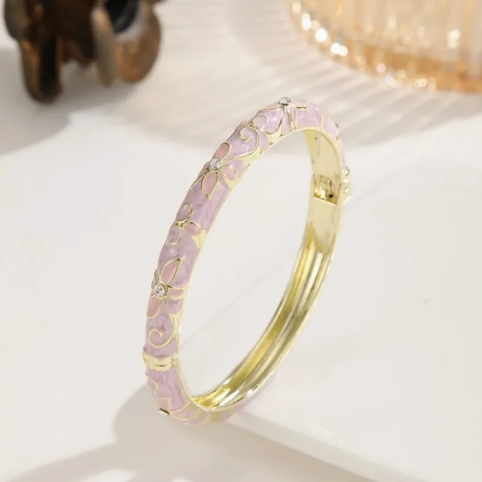 Détail de la matière et finition — Bracelet manchette ouvert à charnière à ressort, style rétro chinois