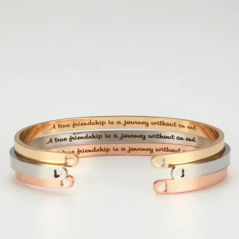 Pulseira Personalizada em Aço Inoxidável com Coordenadas, Nome Gravado, Texto, Furo de Coração, Colar de Barra – Presente