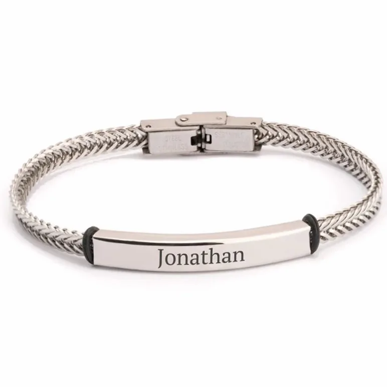 Bracelet tressé acier inoxydable à graver d'un prénom — vue 3 — Gemzara