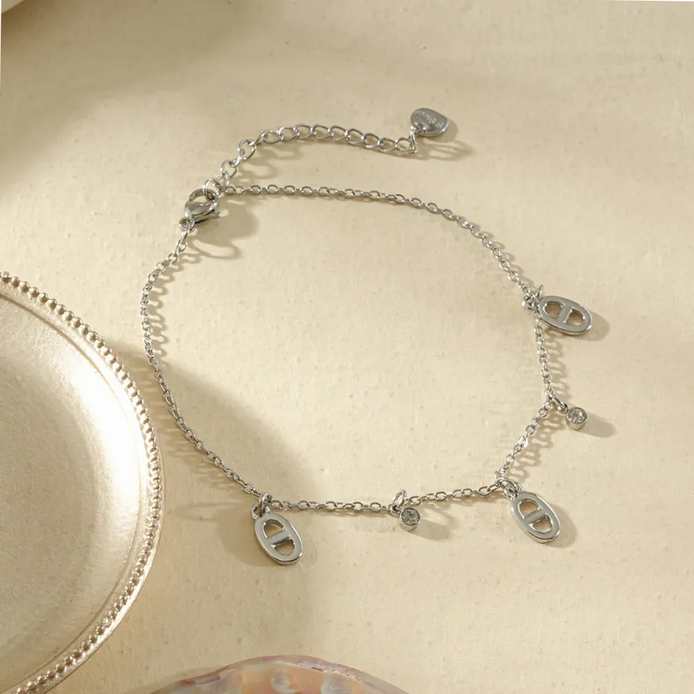Tobillera cadena motivos ovalados brillantes elegante — presentación y embalaje de regalo