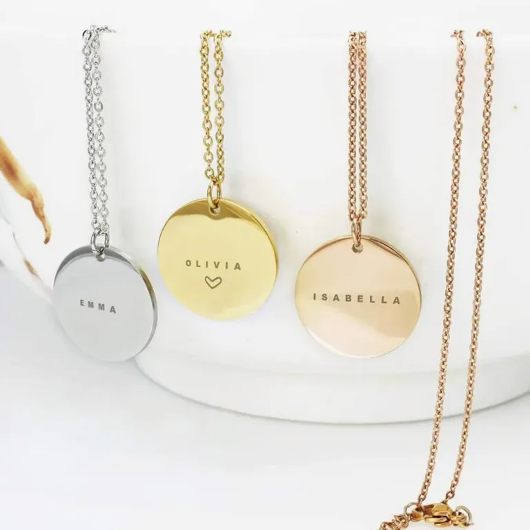 Collier acier gravable prénom – disque personnalisable — vue 2 — Gemzara
