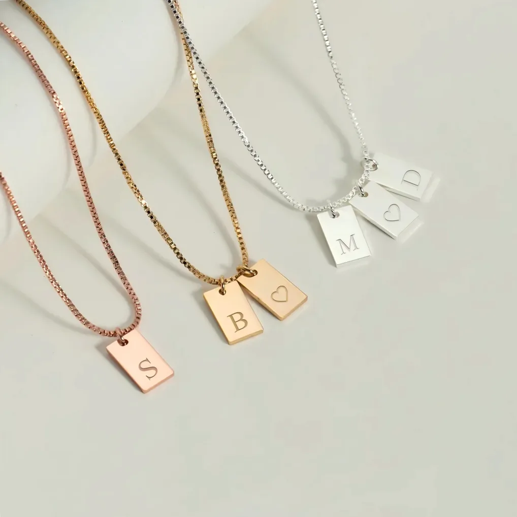 Collier acier gravé lettre initiale personnalisable — vue 2 — Gemzara