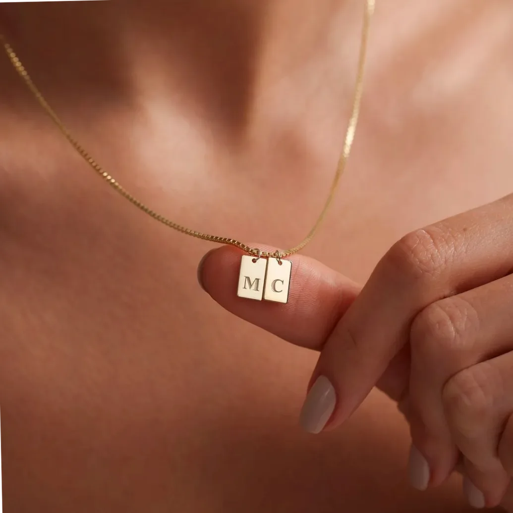 Collar de acero grabado con inicial personalizable