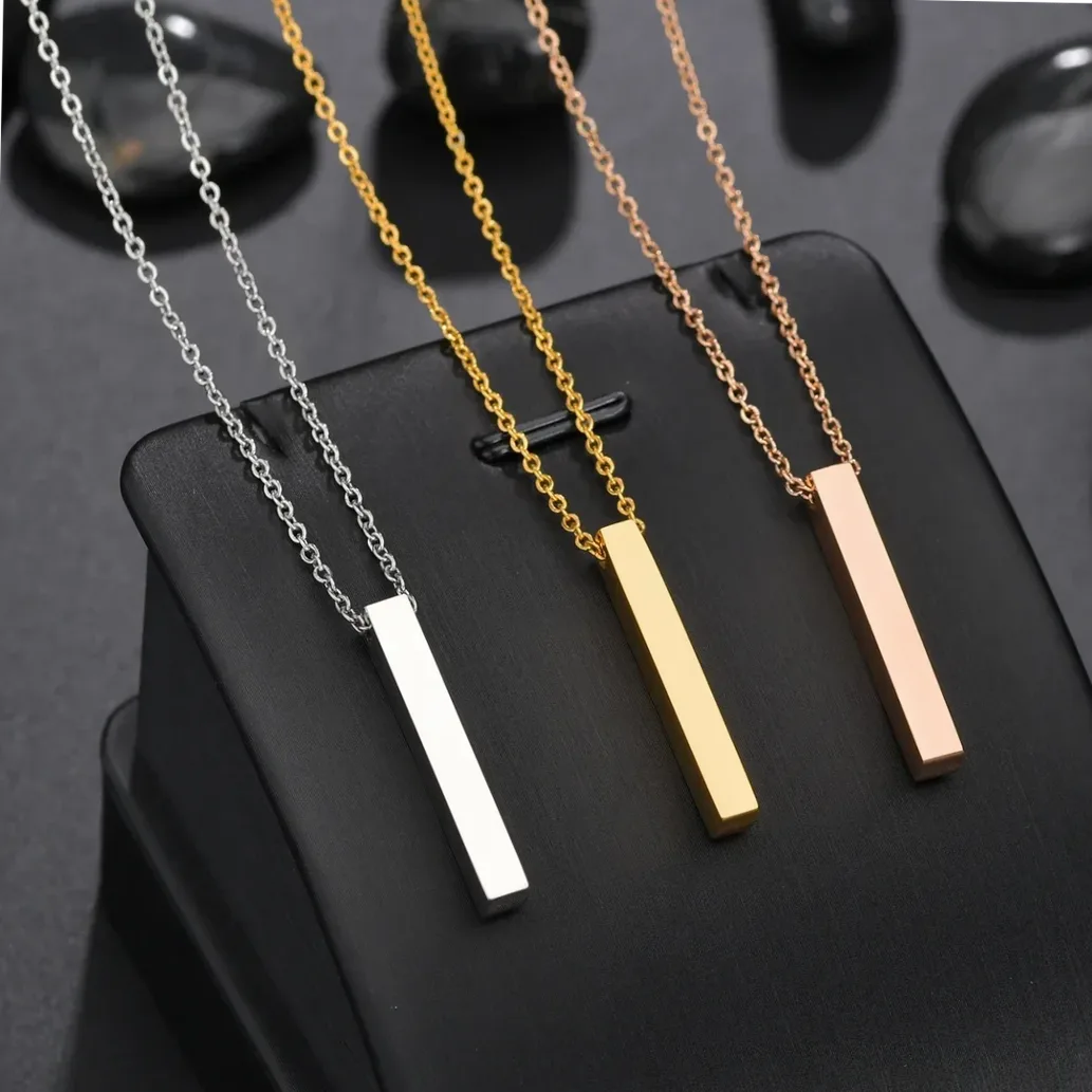 Collier acier gravé prénom & date – personnalisable — vue 4 — Gemzara