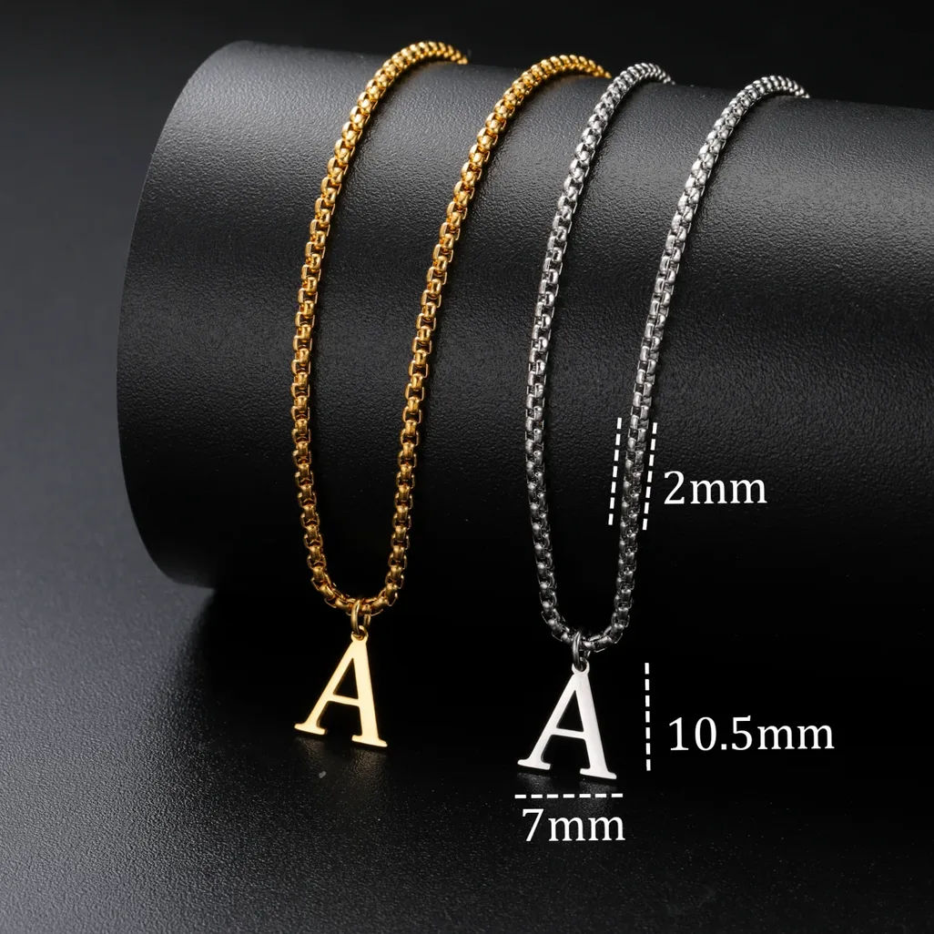 Collier acier inoxydable personnalisable avec initiale — vue 3 — Gemzara
