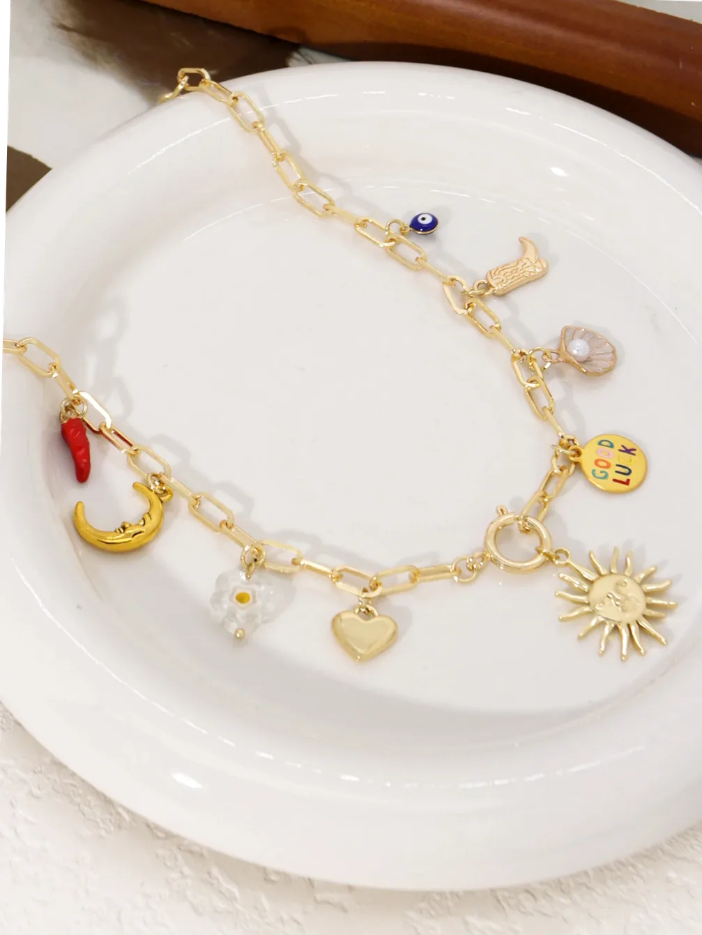 Détail de la matière et finition — Collier à Breloques Mauvais Œil pour Femme, Pendentif en Forme de