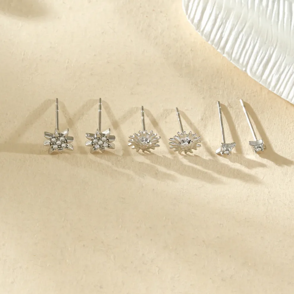 Lot de 3 paires de boucles d'oreilles puces étoiles et soleils — vue d’échelle et dimensions