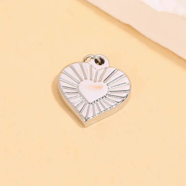 Lot de 3 pendentifs argentés cœurs dans cœurs