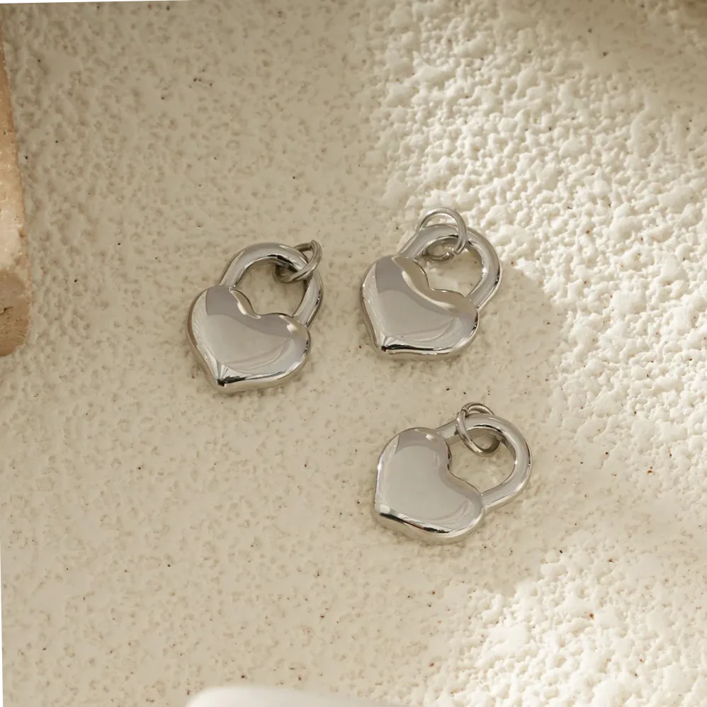 Détail de la matière et finition — Lot de 3 Pendentifs Cadenas Cœur Argenté