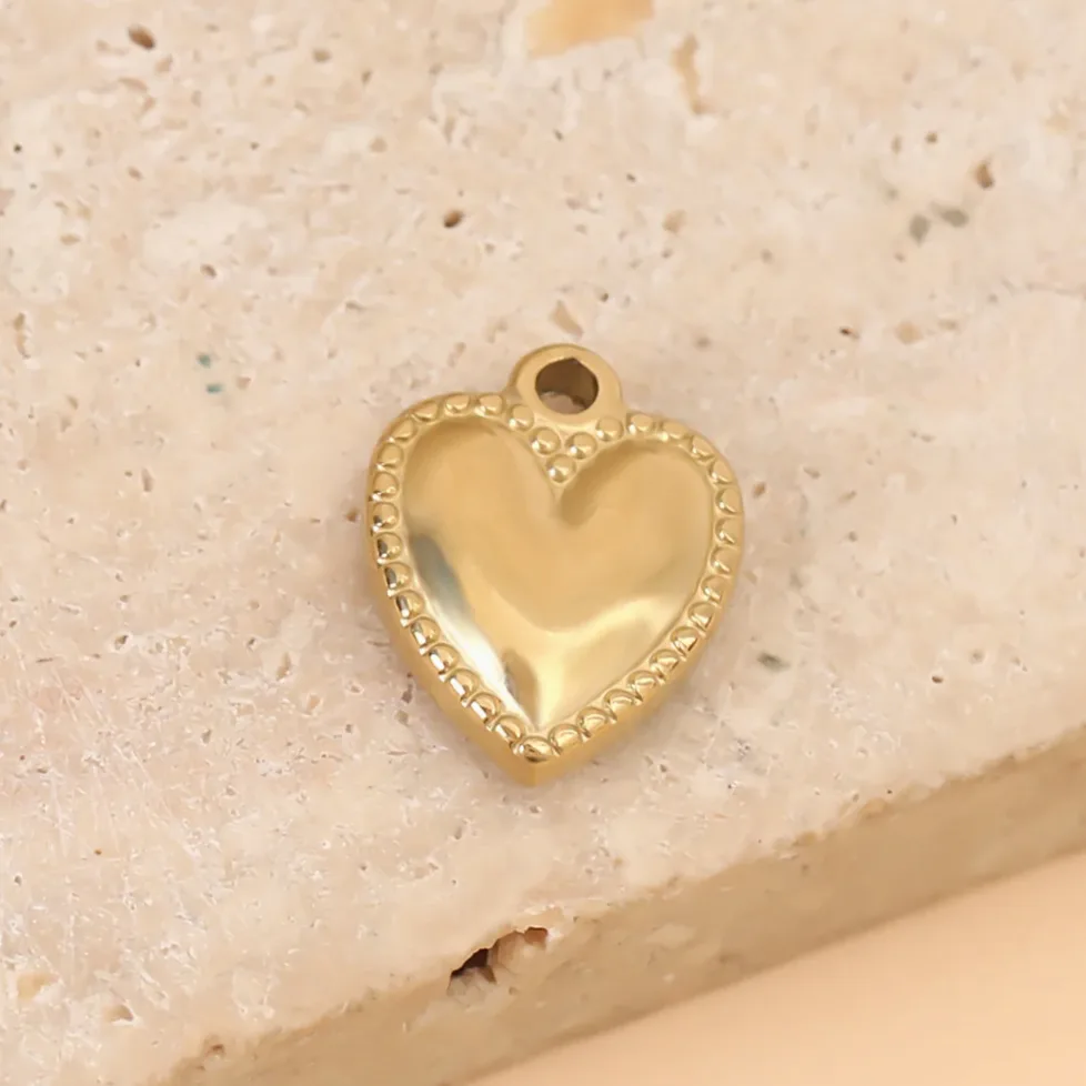 Pendente coração dourado com pérolas conjunto — Gemzara