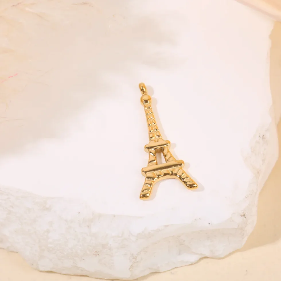 Kit 3 pingentes dourados Torre Eiffel texturizada — Gemzara