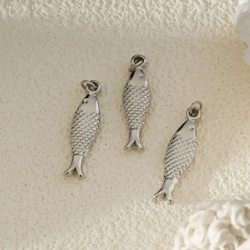 Pendente peixe prateado kit 3 unidades originais — Gemzara