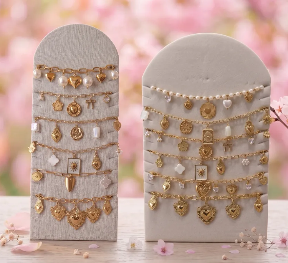 Kit 6 pulseiras colares tema coração branco